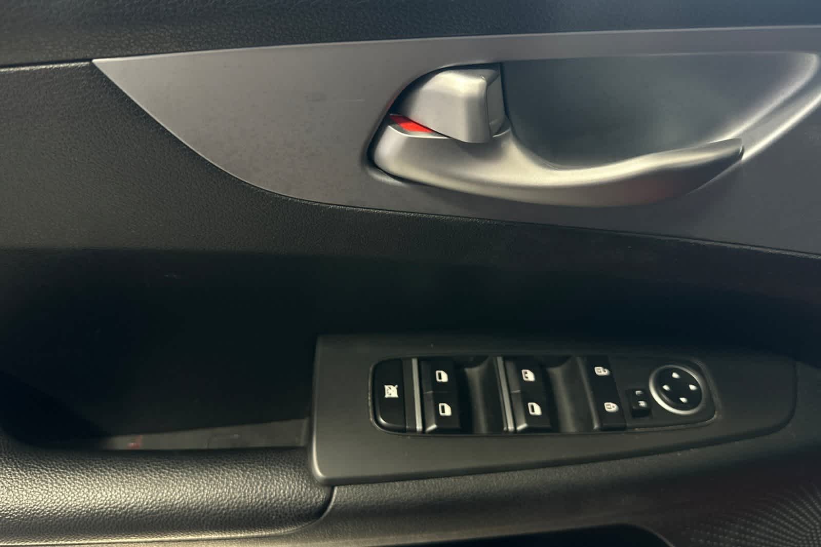 Thumbnail: 2023 Kia Forte - 15