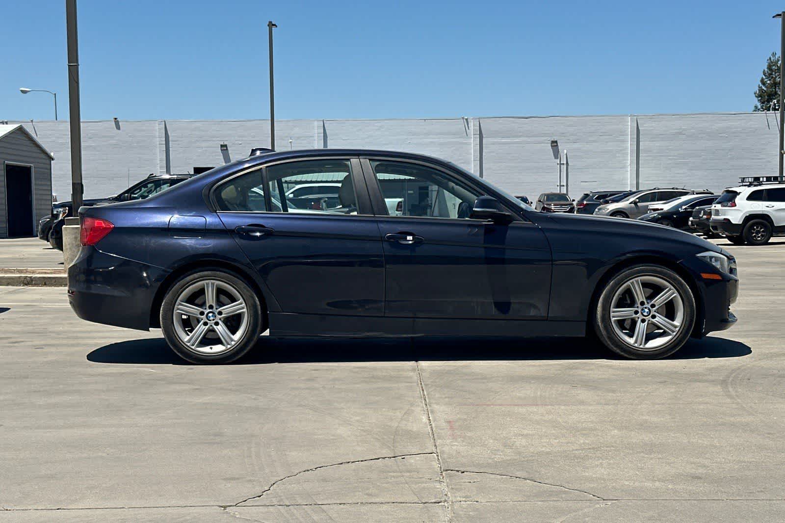 Thumbnail: 2013 BMW 3 Series - 9