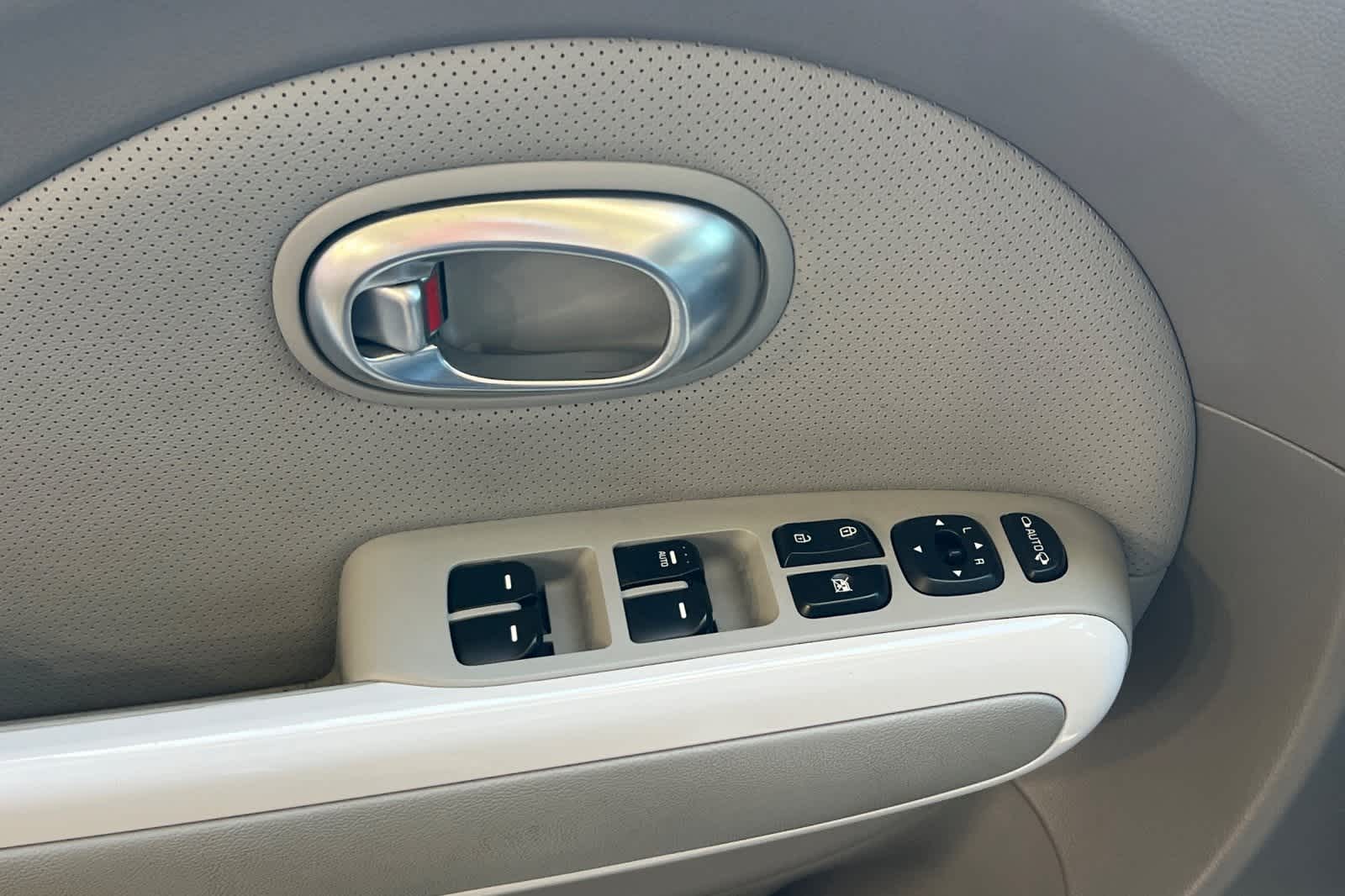 Thumbnail: 2017 Kia Soul EV - 15