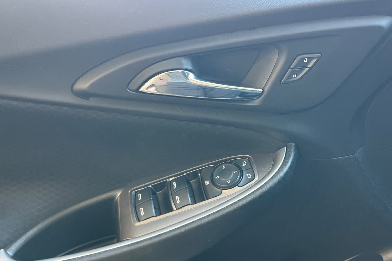 Thumbnail: 2023 Chevrolet Malibu - 15
