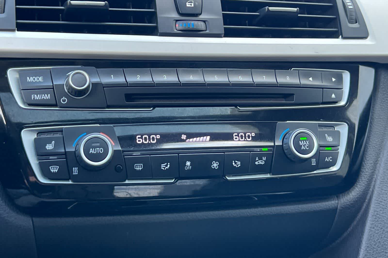 Thumbnail: 2016 BMW 3 Series - 23