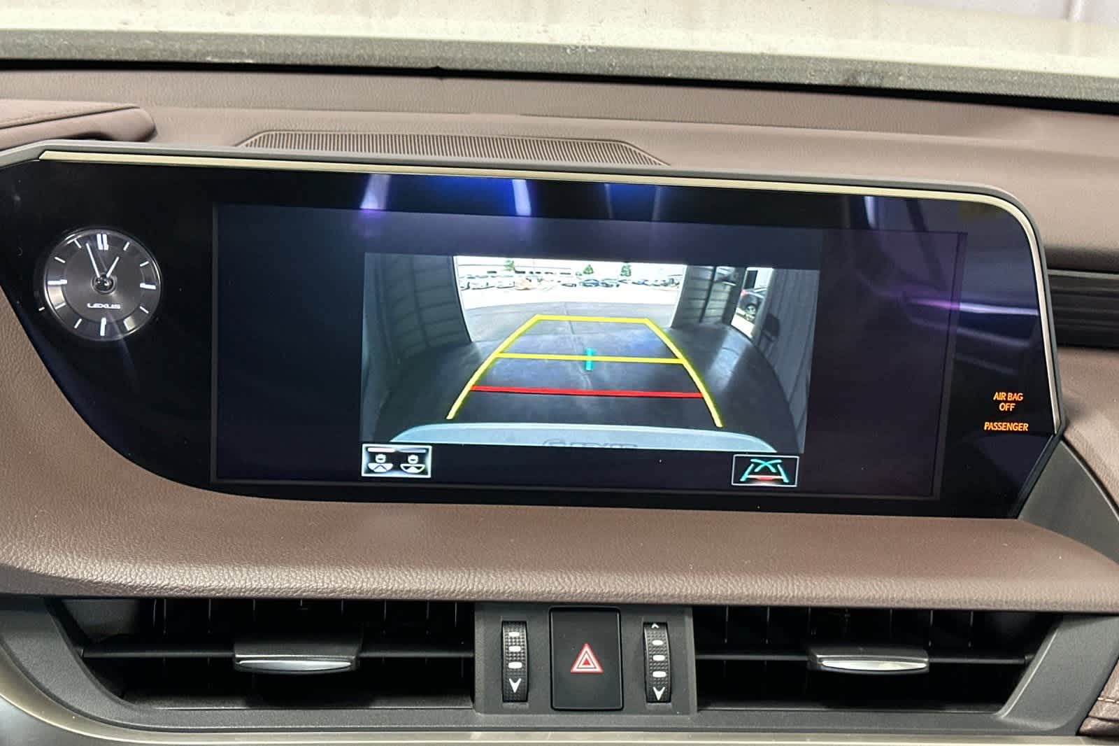 Thumbnail: 2019 Lexus ES - 22