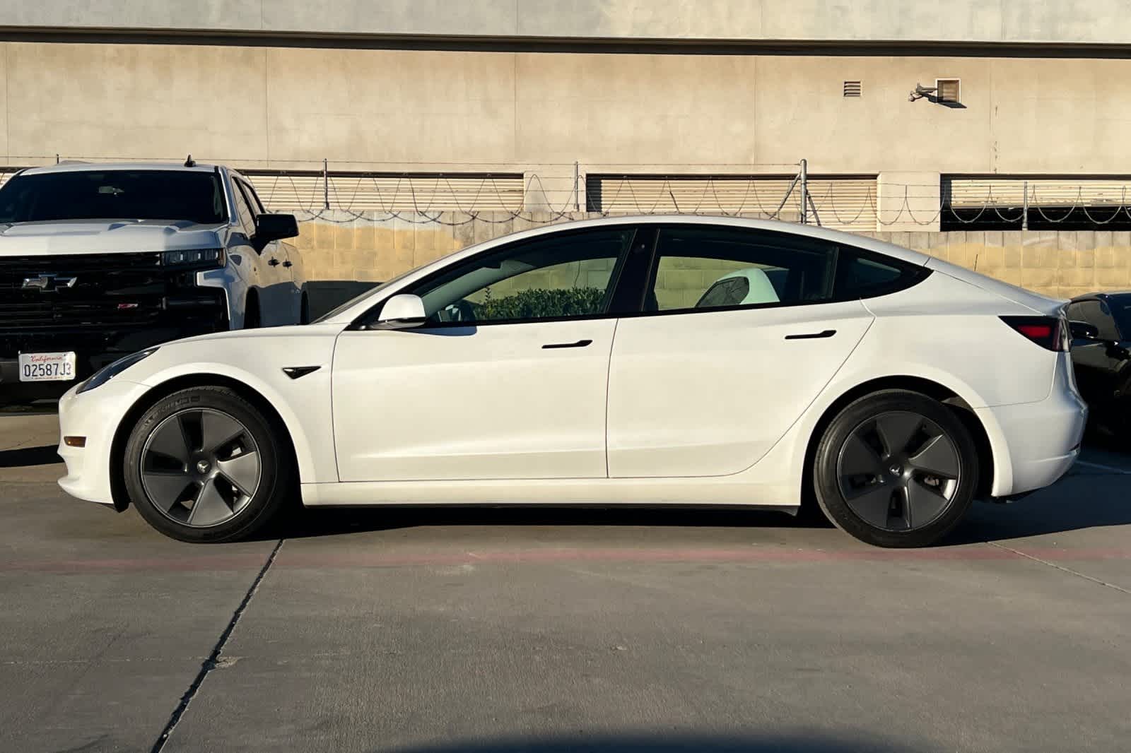 Thumbnail: 2023 Tesla Model 3 - 6