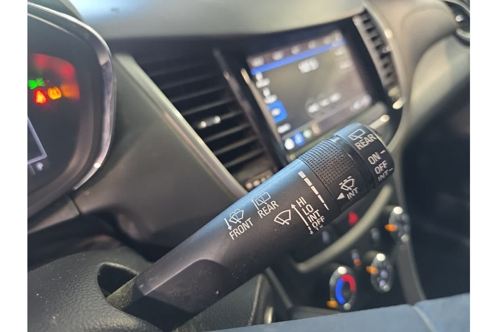 Thumbnail: 2018 Chevrolet Trax - 30