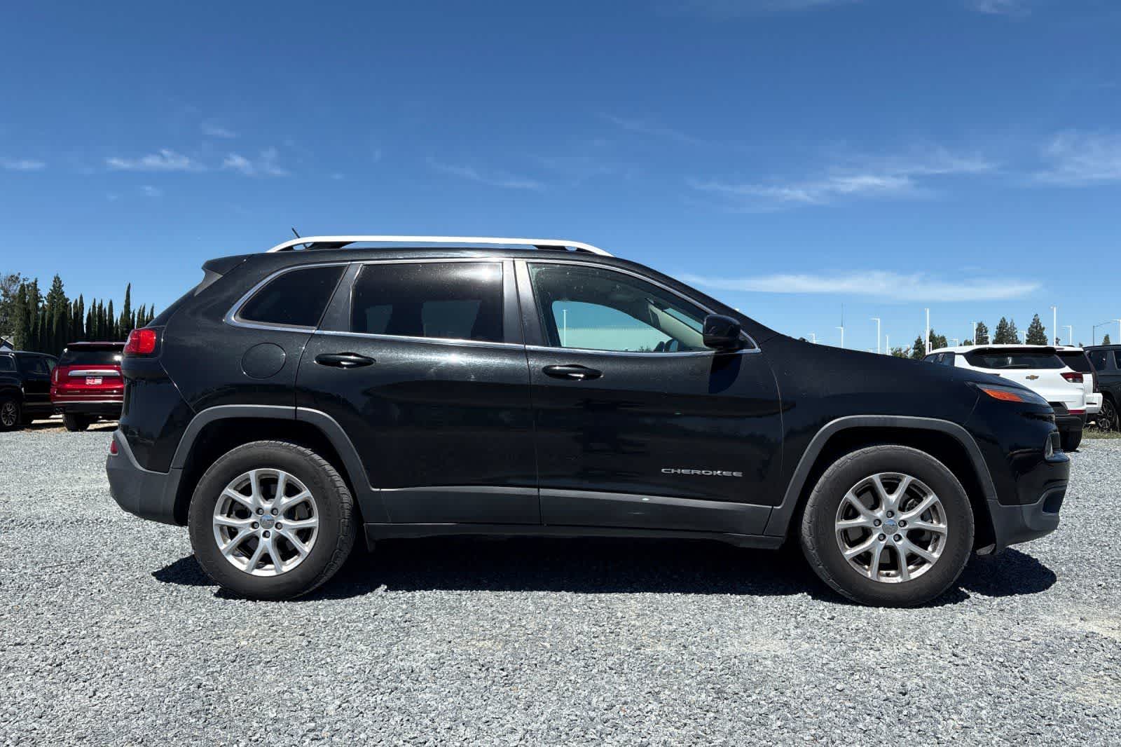 Thumbnail: 2015 Jeep Cherokee - 9
