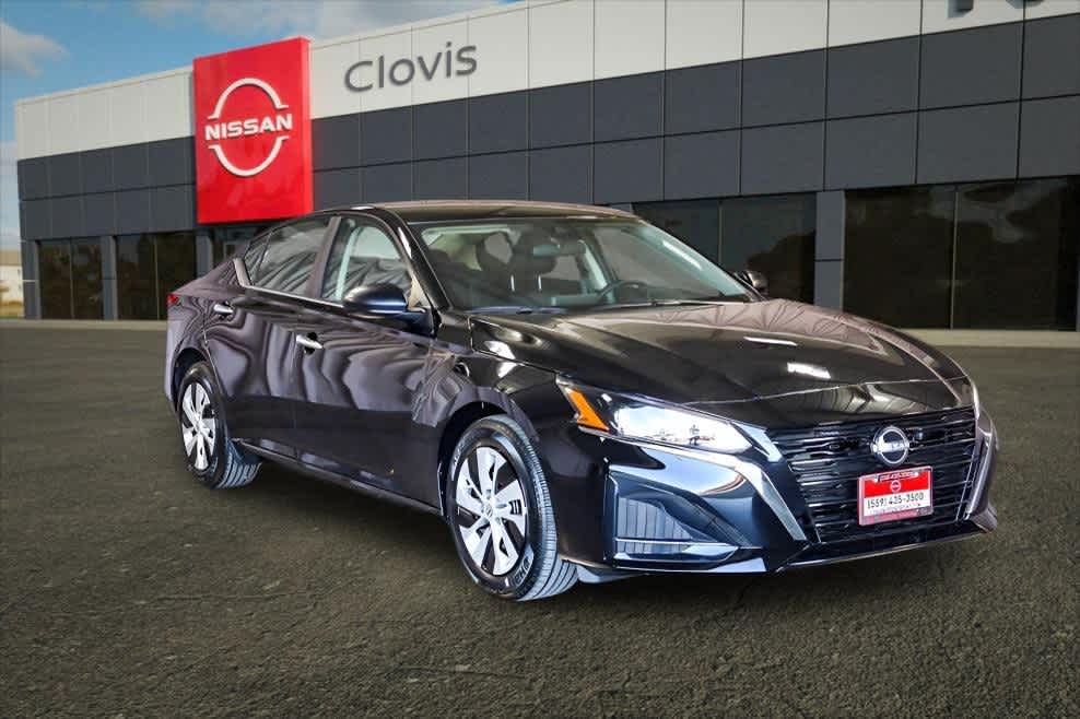 Thumbnail: 2025 Nissan Altima - 8