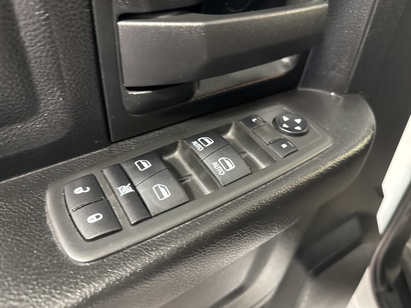 Thumbnail: 2021 RAM 1500 Classic - 16