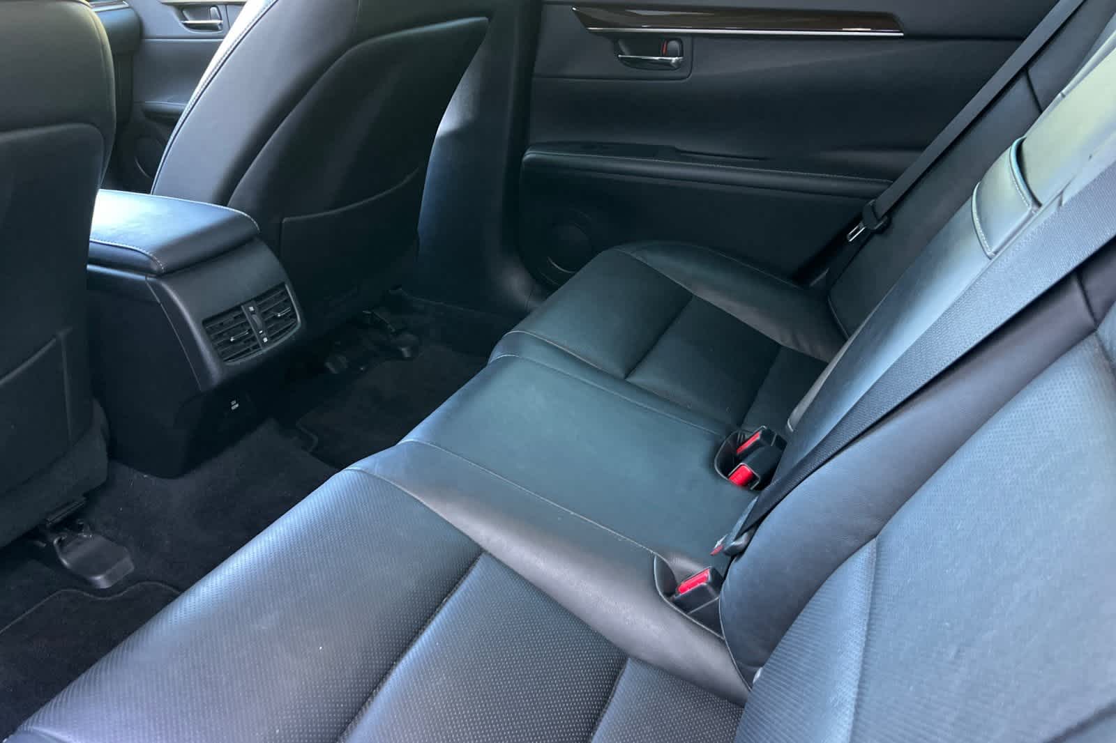 Thumbnail: 2015 Lexus ES - 5