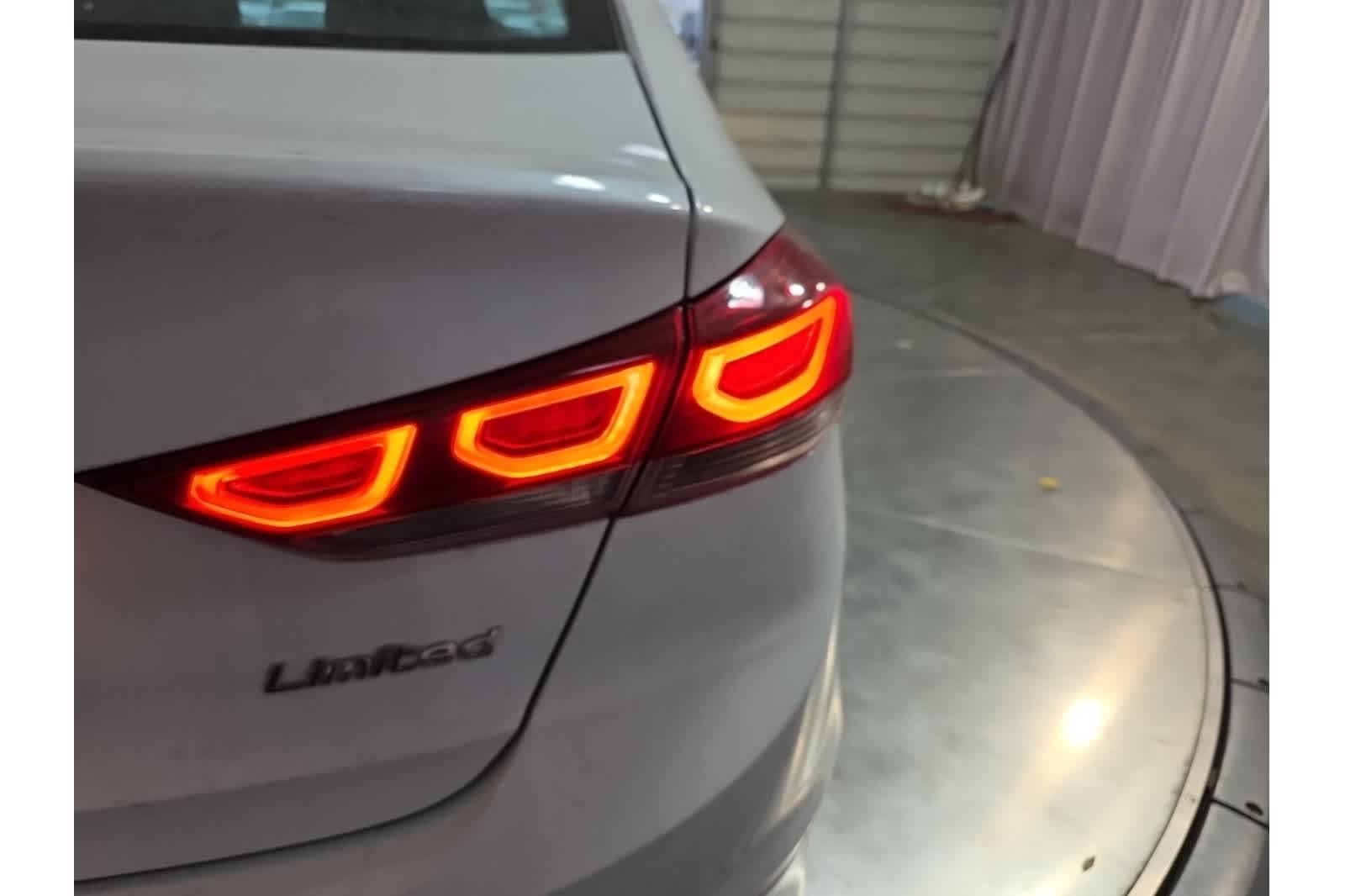 Thumbnail: 2017 Hyundai Elantra - 7