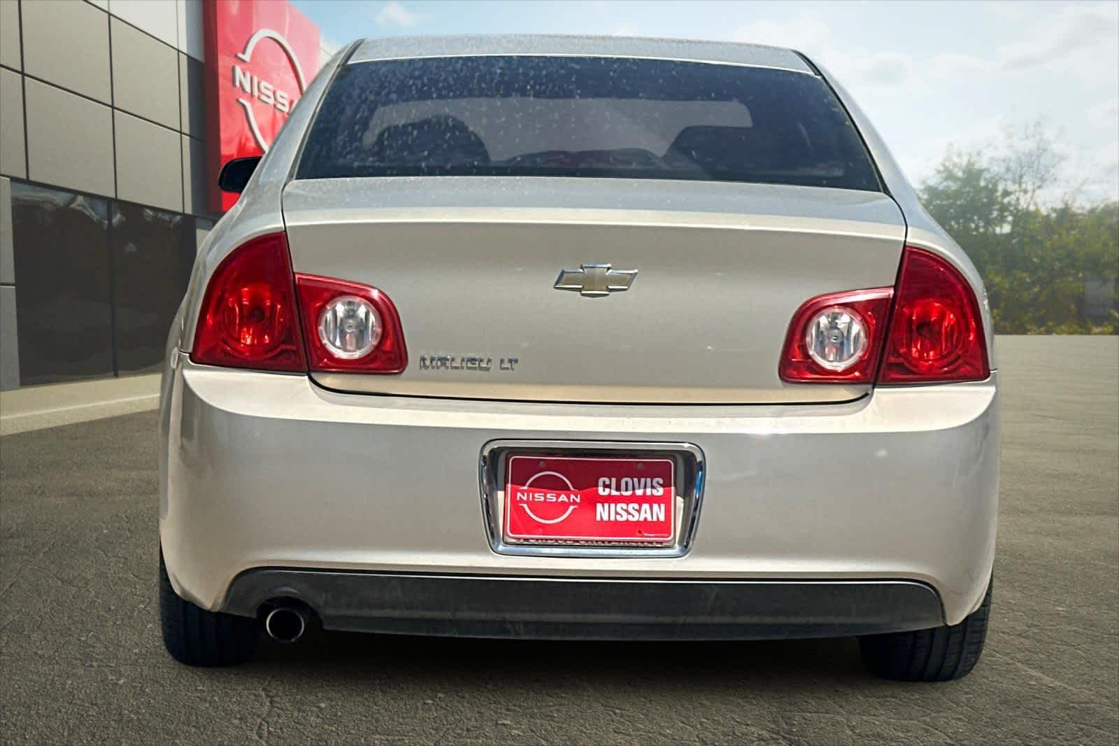 Thumbnail: 2010 Chevrolet Malibu - 8
