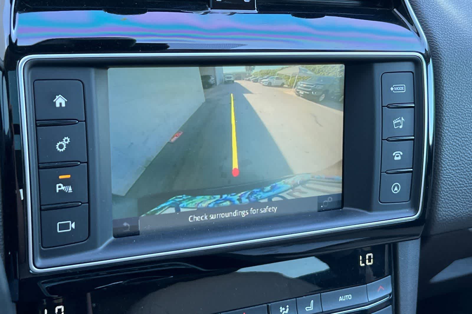 Thumbnail: 2018 Jaguar F-Pace - 21