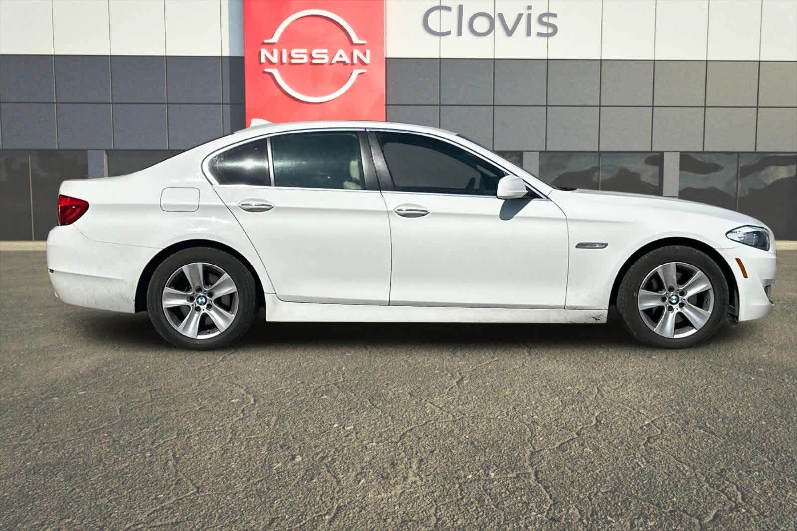 Thumbnail: 2013 BMW 5 Series - 9