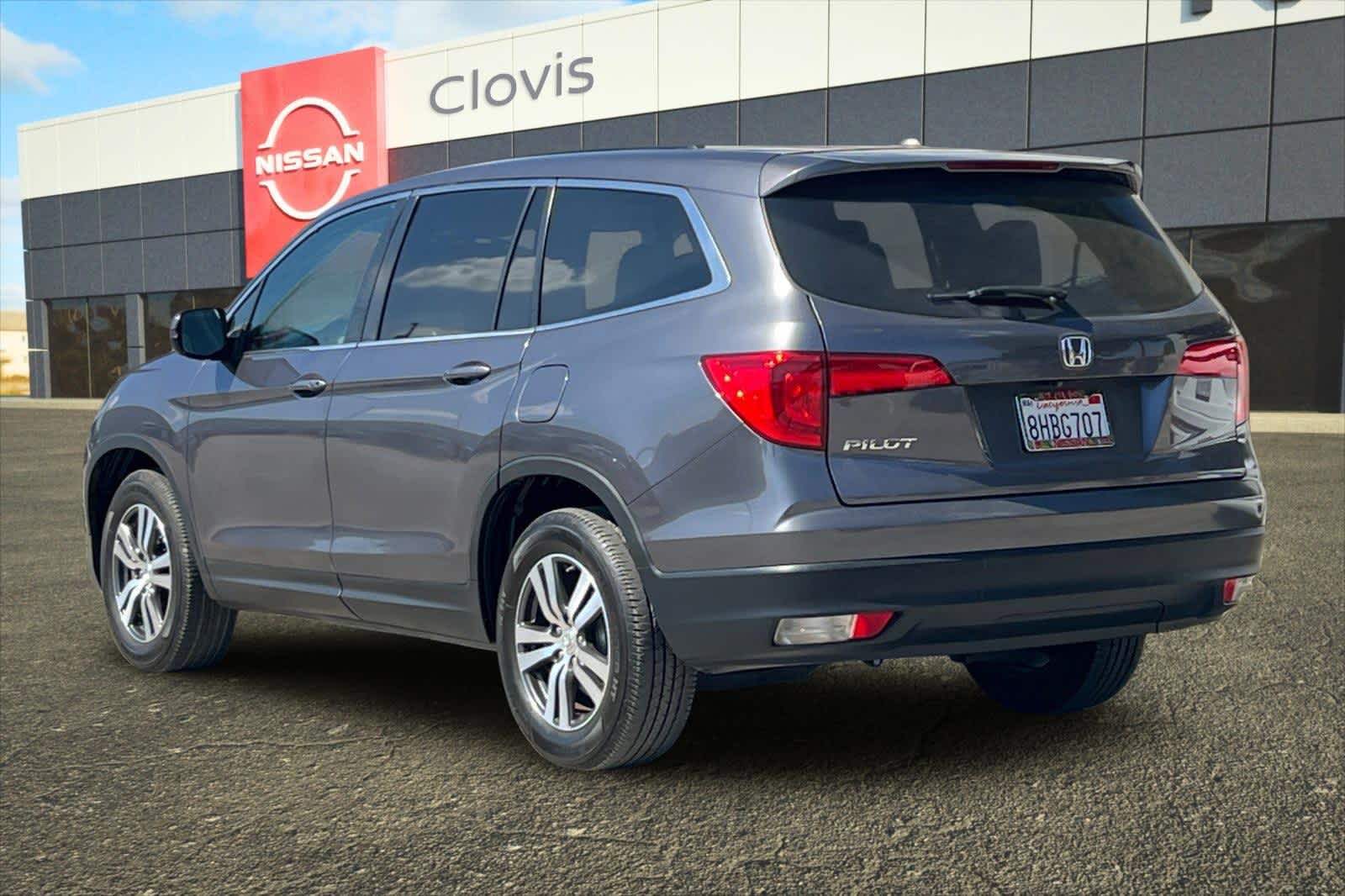 Thumbnail: 2017 Honda Pilot - 7