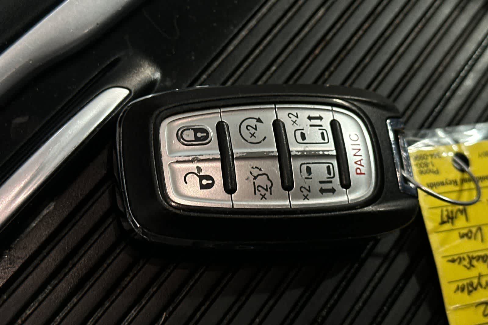 Thumbnail: 2022 Chrysler Pacifica - 27