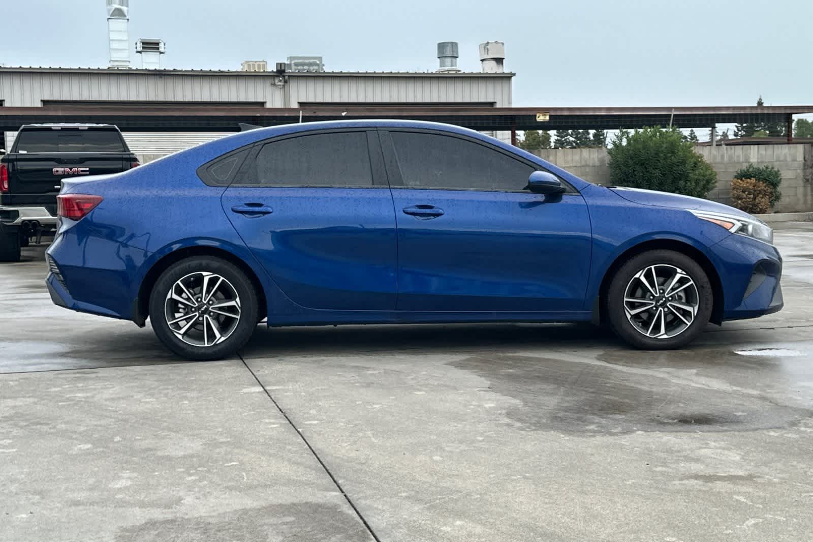 Thumbnail: 2023 Kia Forte - 9