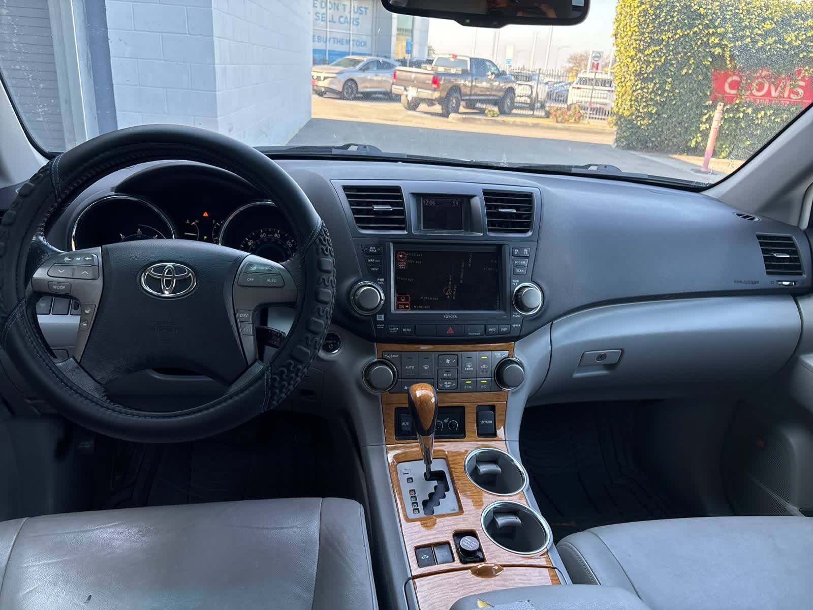 Thumbnail: 2010 Toyota Highlander - 3