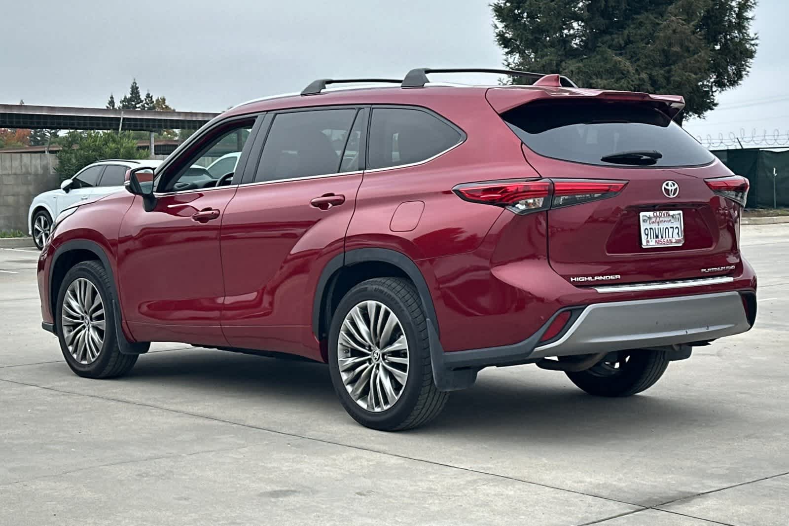Thumbnail: 2022 Toyota Highlander - 7