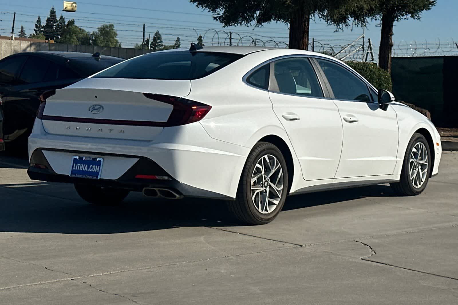 Thumbnail: 2023 Hyundai Sonata - 3