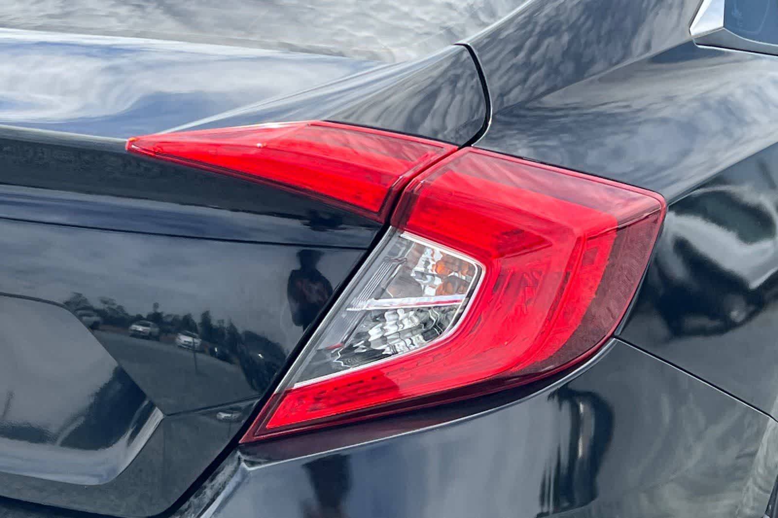 Thumbnail: 2016 Honda Civic - 16