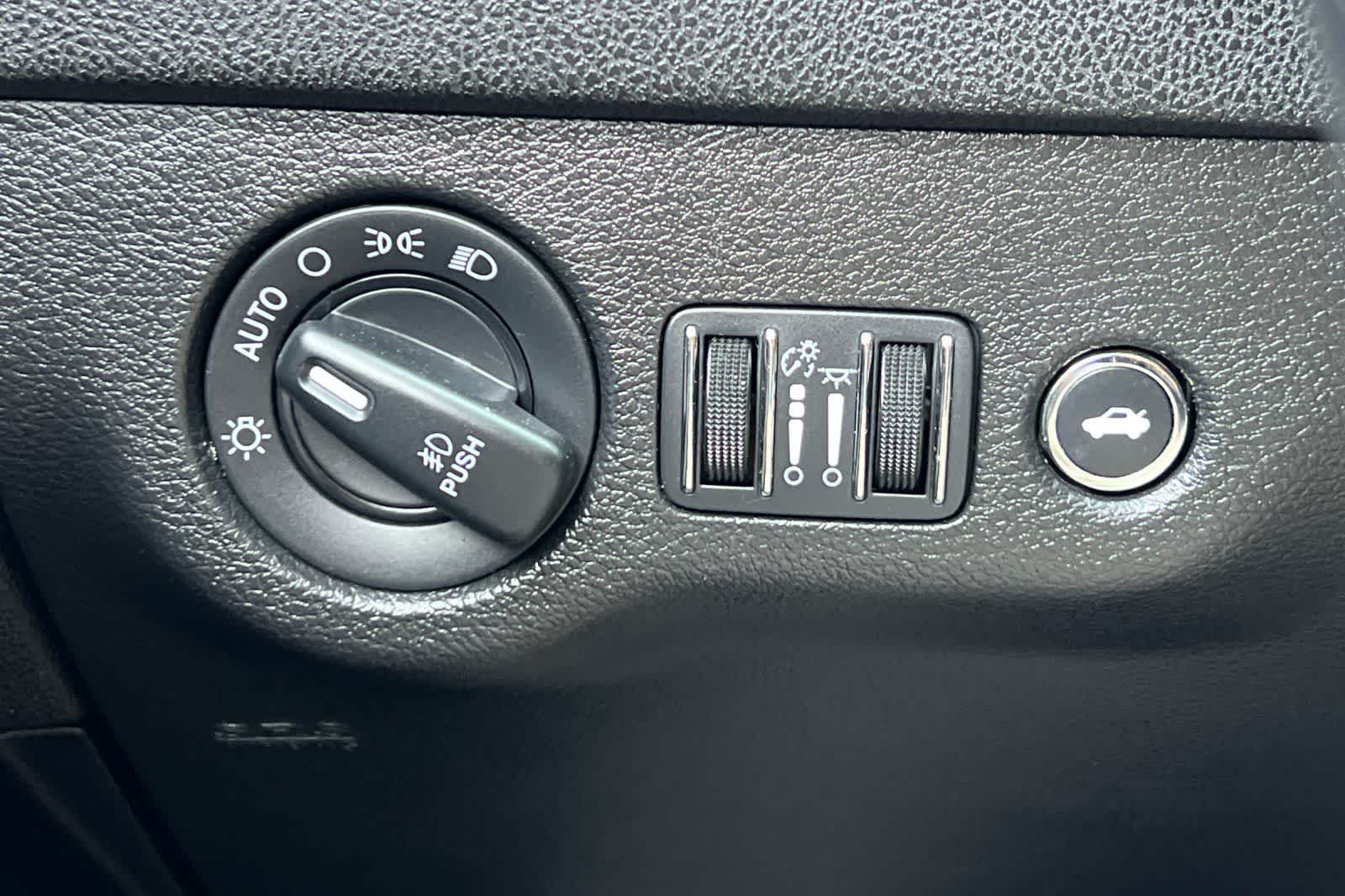 Thumbnail: 2021 Dodge Charger - 32