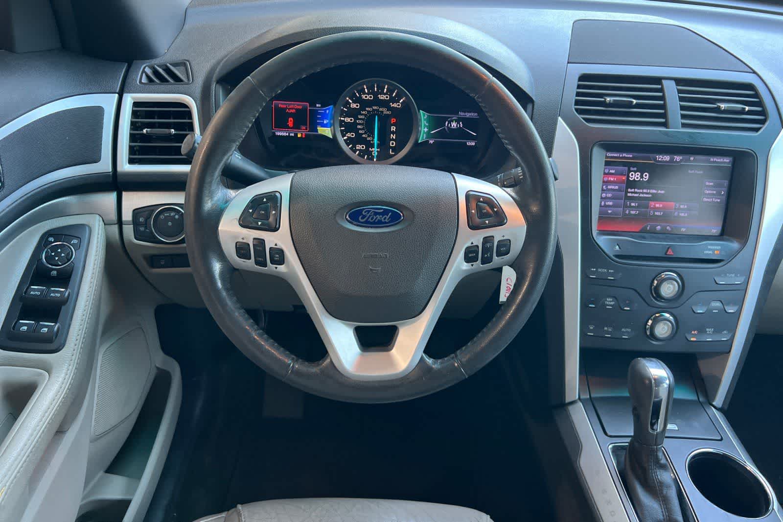 Thumbnail: 2013 Ford Explorer - 16