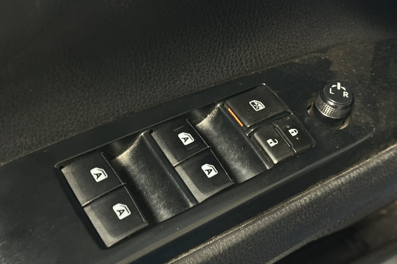 Thumbnail: 2019 Toyota Camry - 16