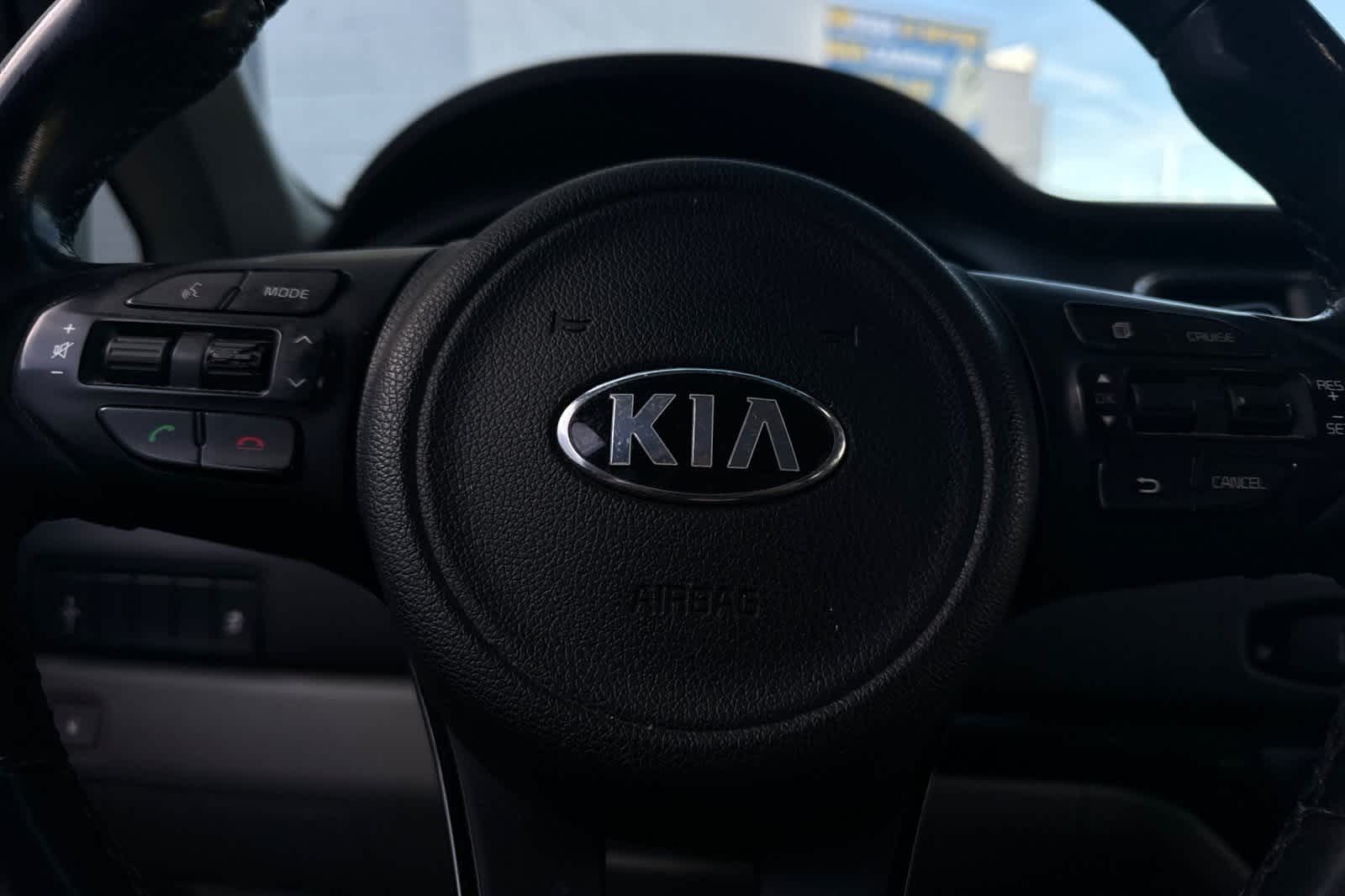 Thumbnail: 2017 Kia Sedona - 26