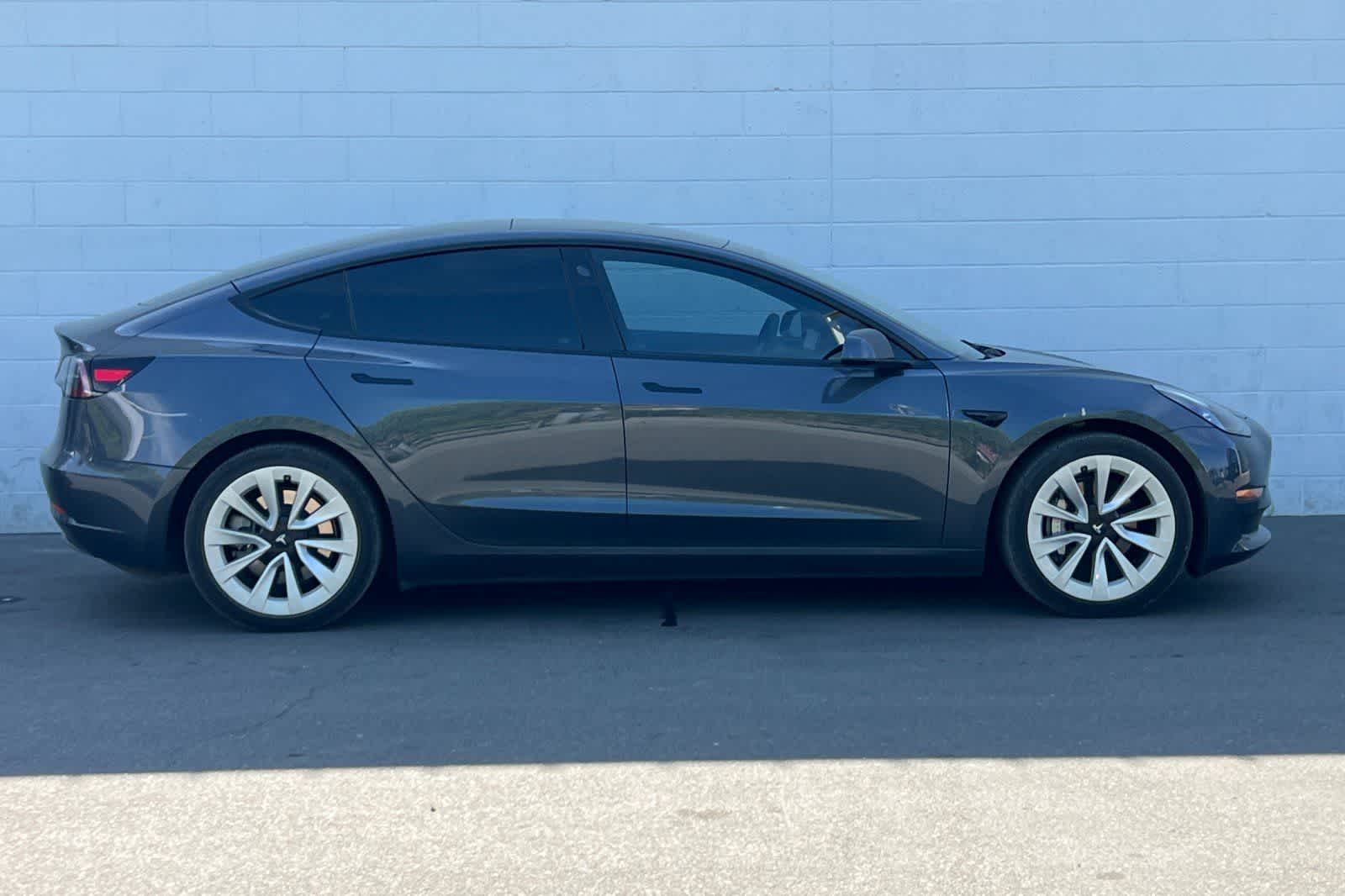 Thumbnail: 2023 Tesla Model 3 - 9