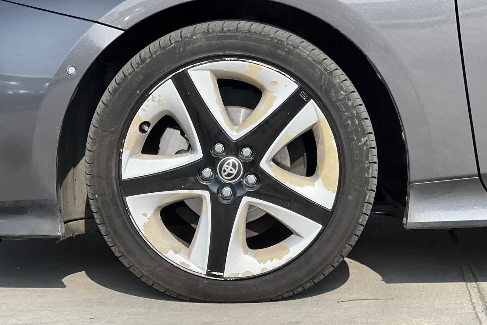 Thumbnail: 2017 Toyota Prius - 28