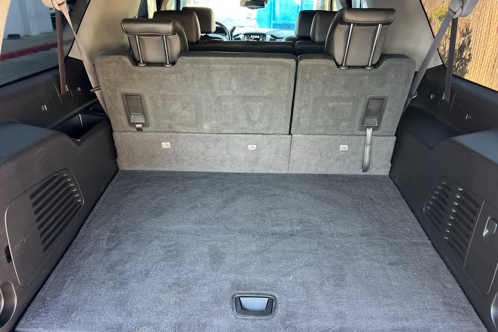 Thumbnail: 2017 Chevrolet Suburban - 19