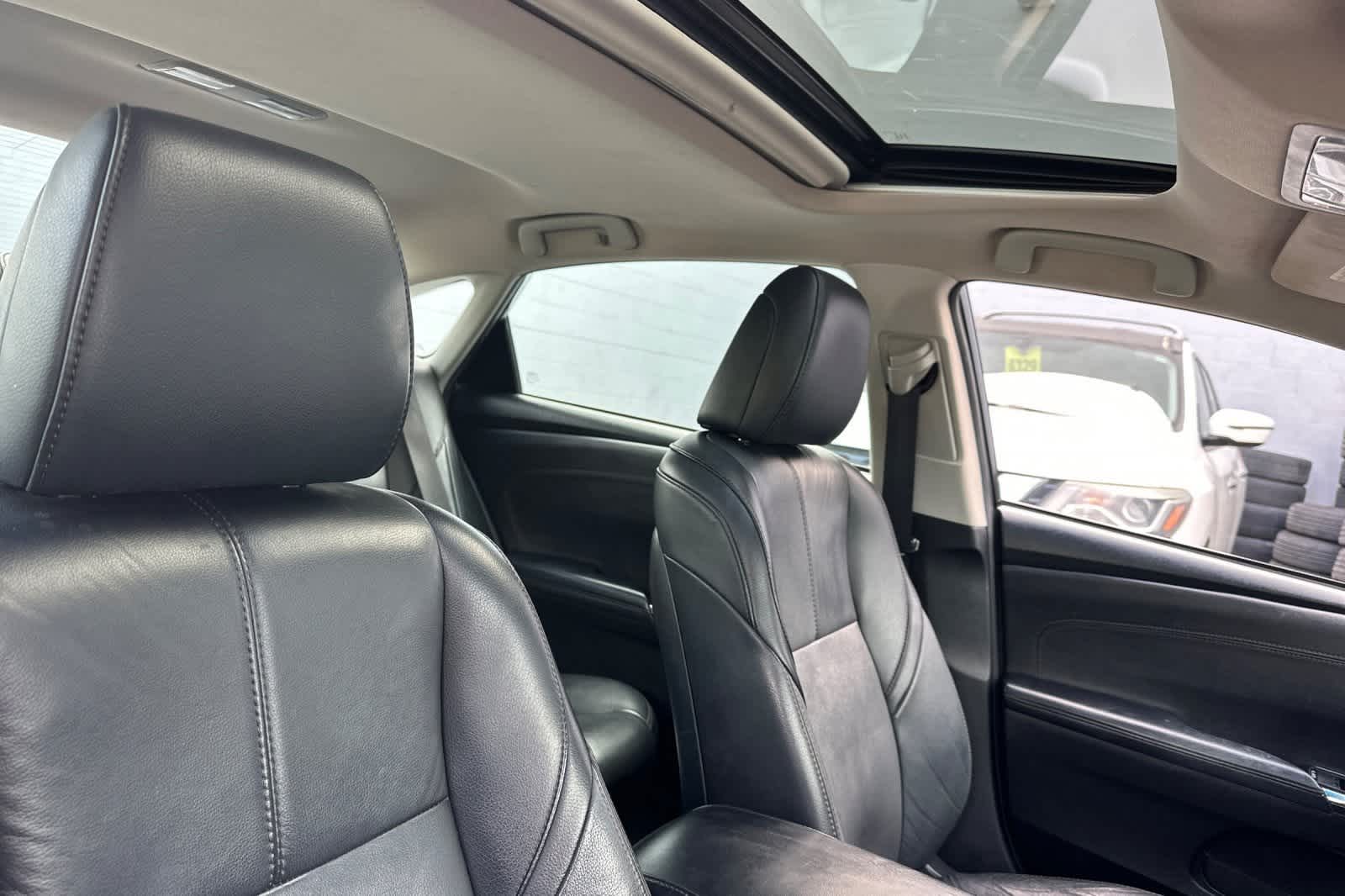 Thumbnail: 2016 Toyota Avalon - 17