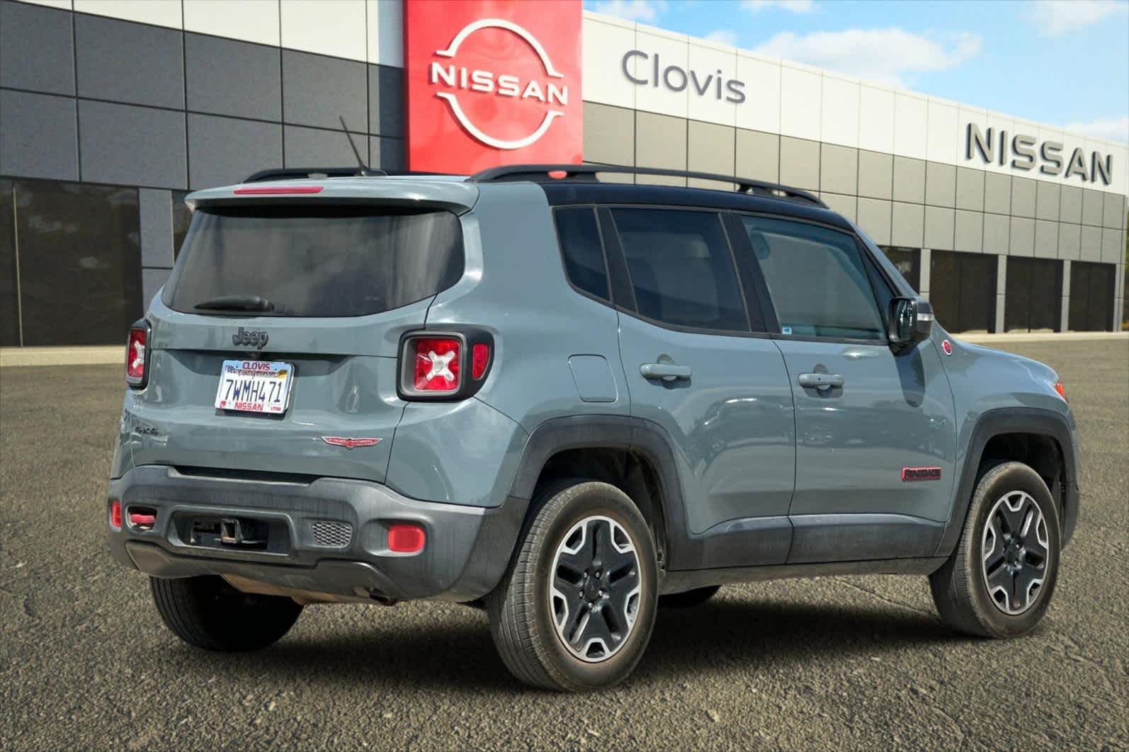 Thumbnail: 2016 Jeep Renegade - 3