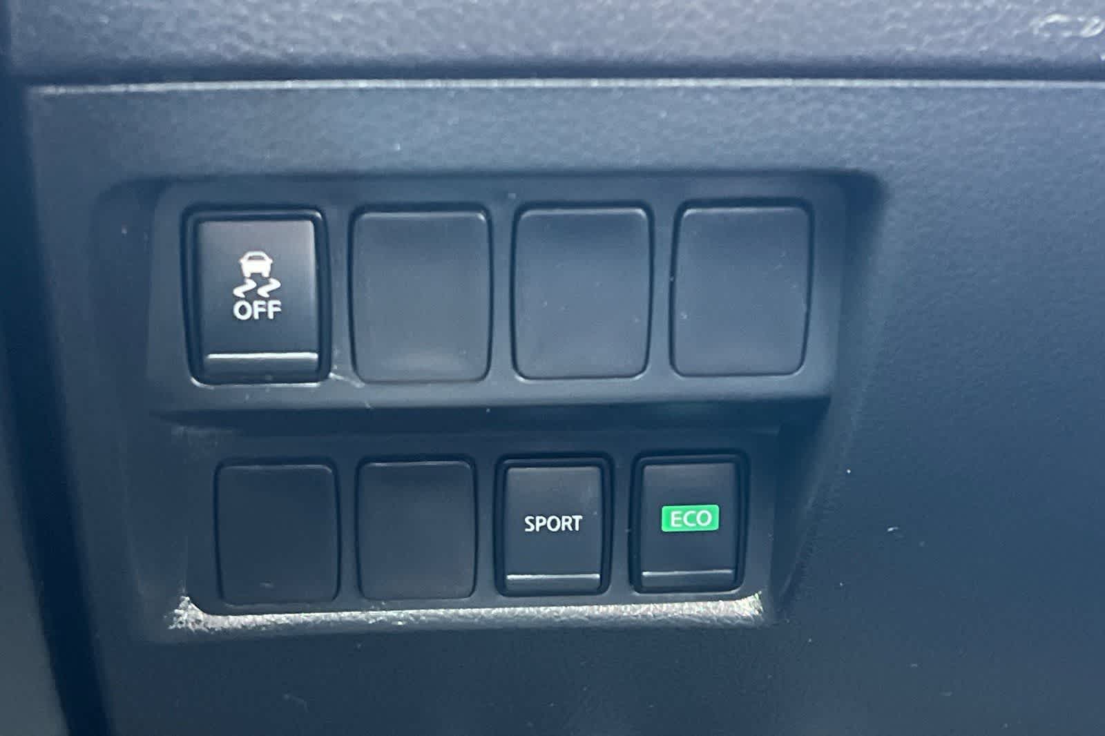 Thumbnail: 2017 Nissan Rogue - 30