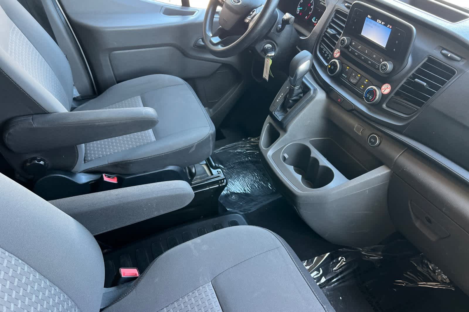 2021 Ford Econoline E-350 18