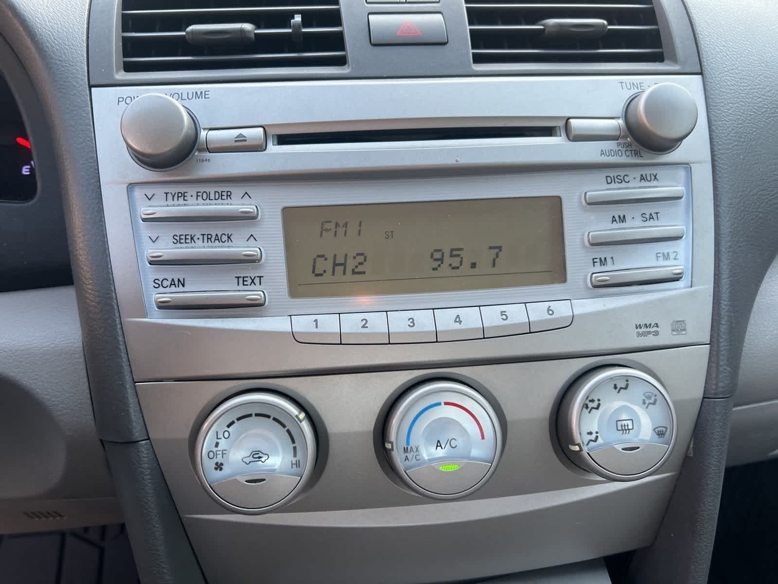 2010 Toyota Camry LE 25