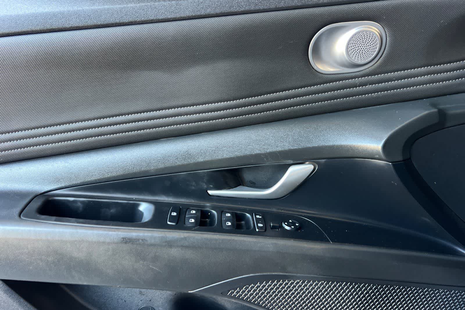 Thumbnail: 2023 Hyundai Elantra - 15