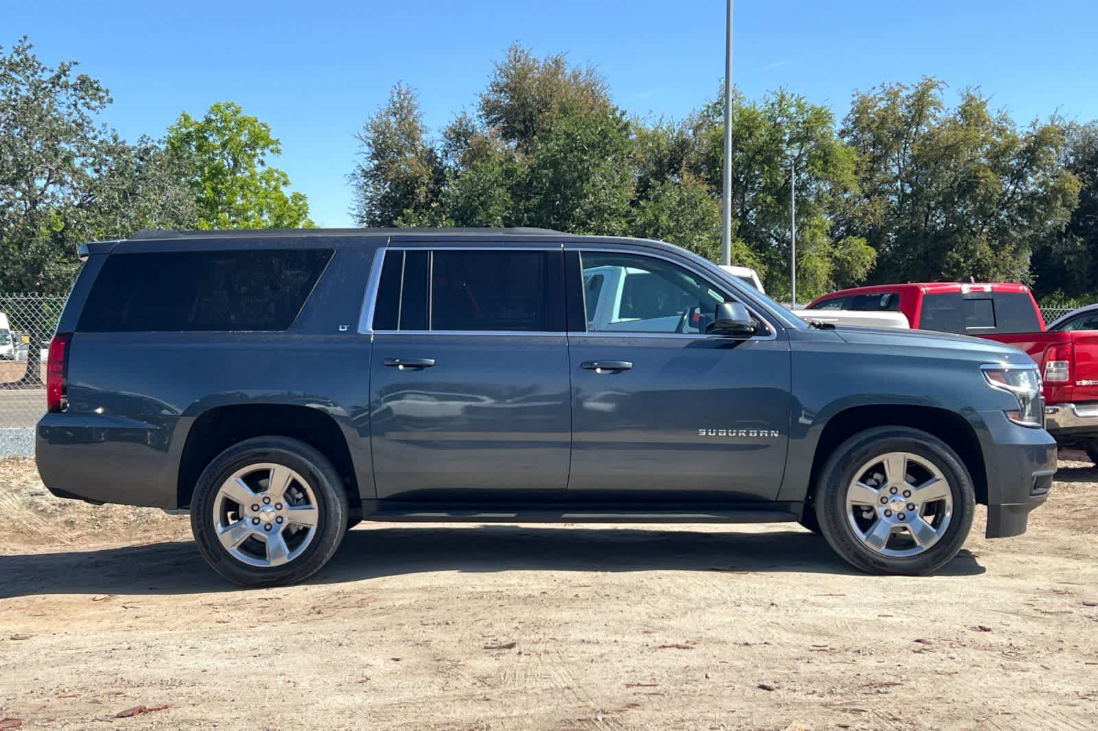Thumbnail: 2019 Chevrolet Suburban - 9
