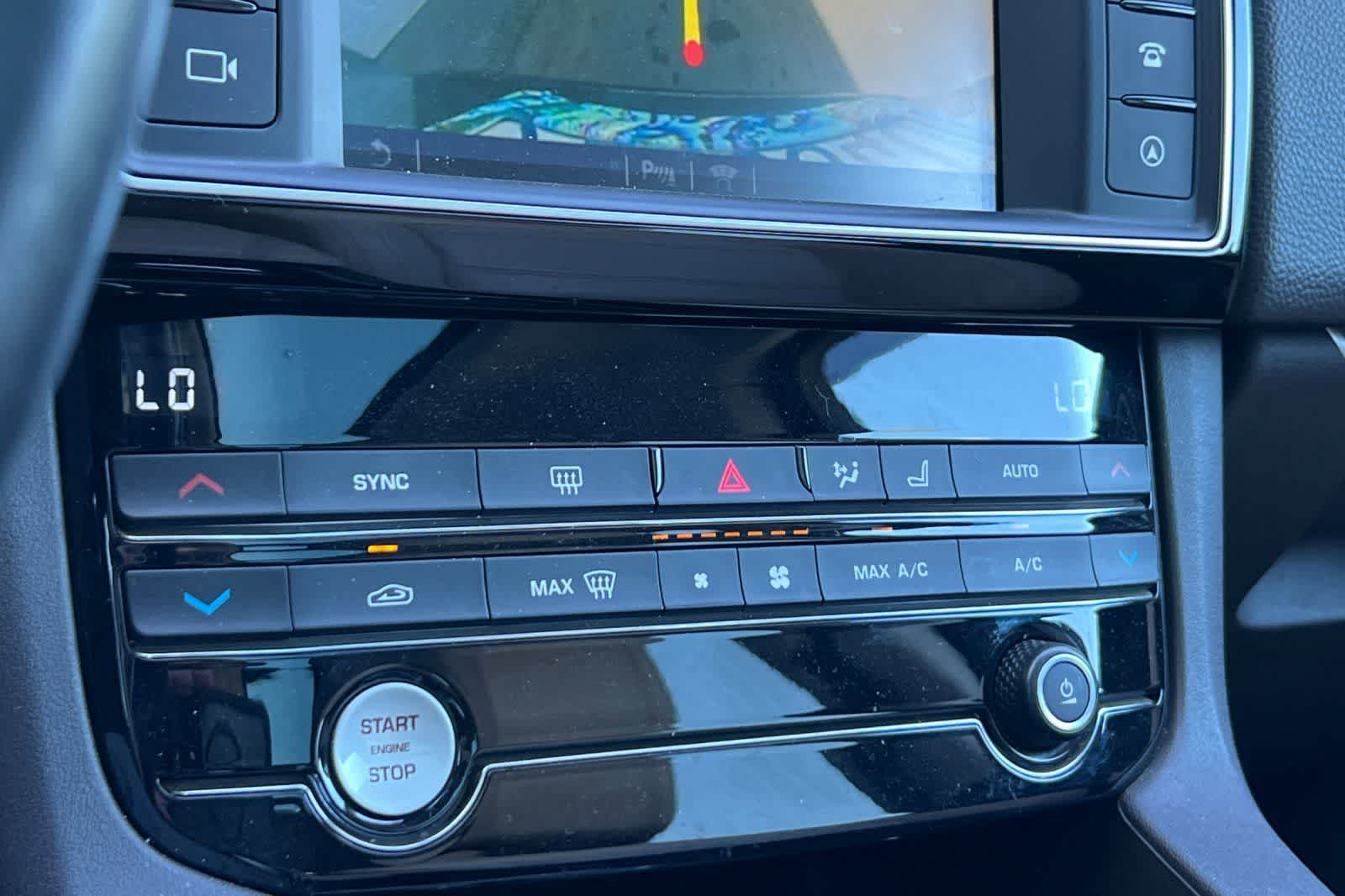 Thumbnail: 2018 Jaguar F-Pace - 22