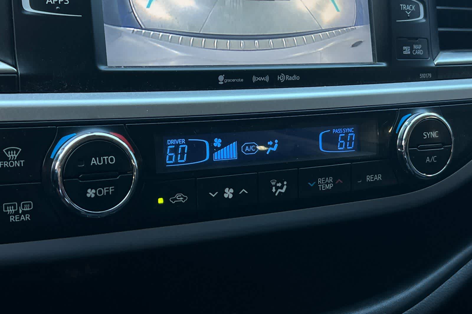 Thumbnail: 2018 Toyota Highlander - 23