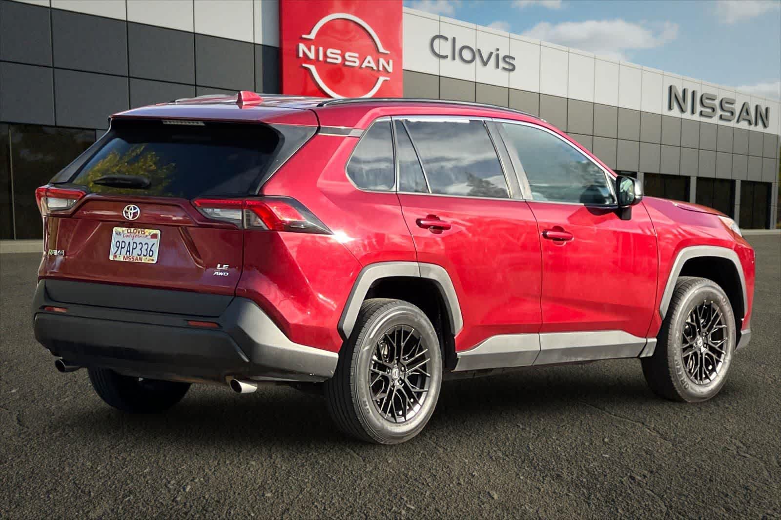Thumbnail: 2021 Toyota RAV4 - 3