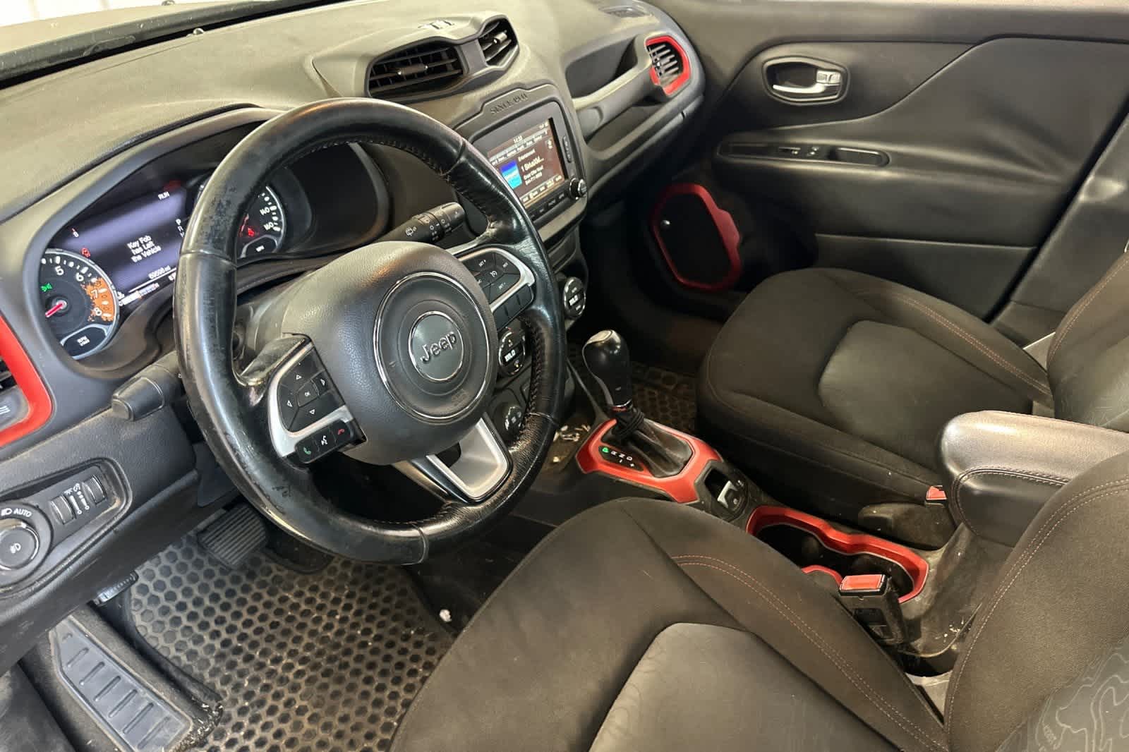 Thumbnail: 2016 Jeep Renegade - 13