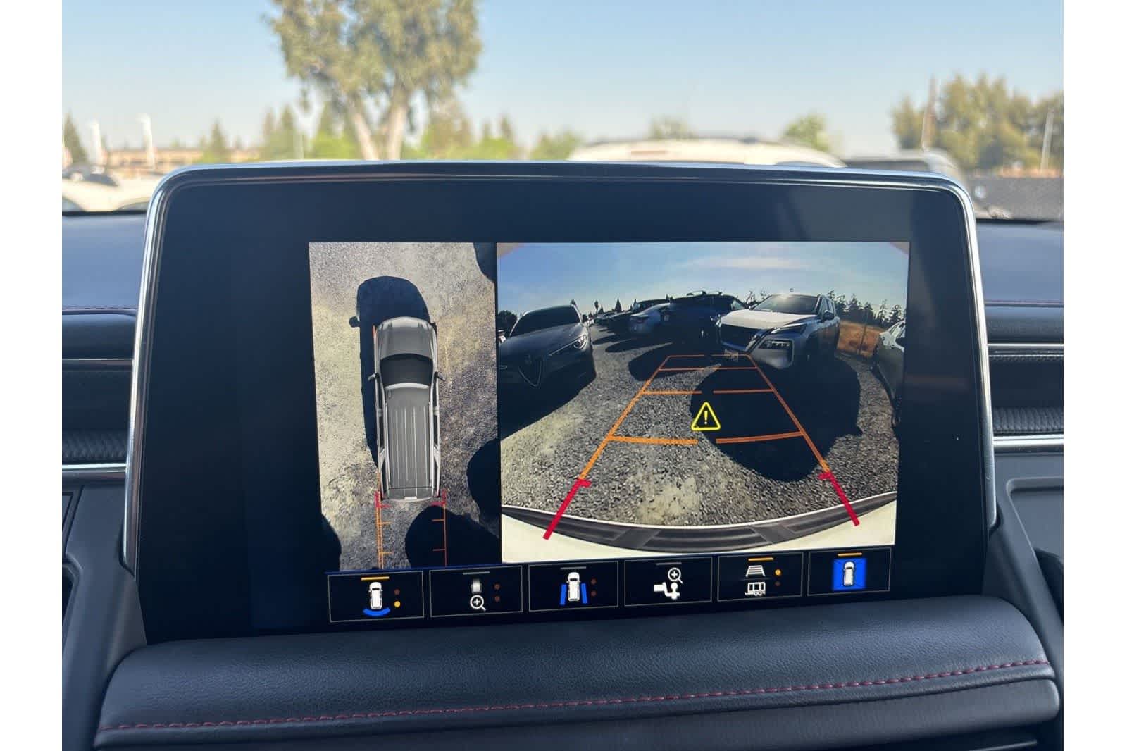 Thumbnail: 2023 Chevrolet Tahoe - 17