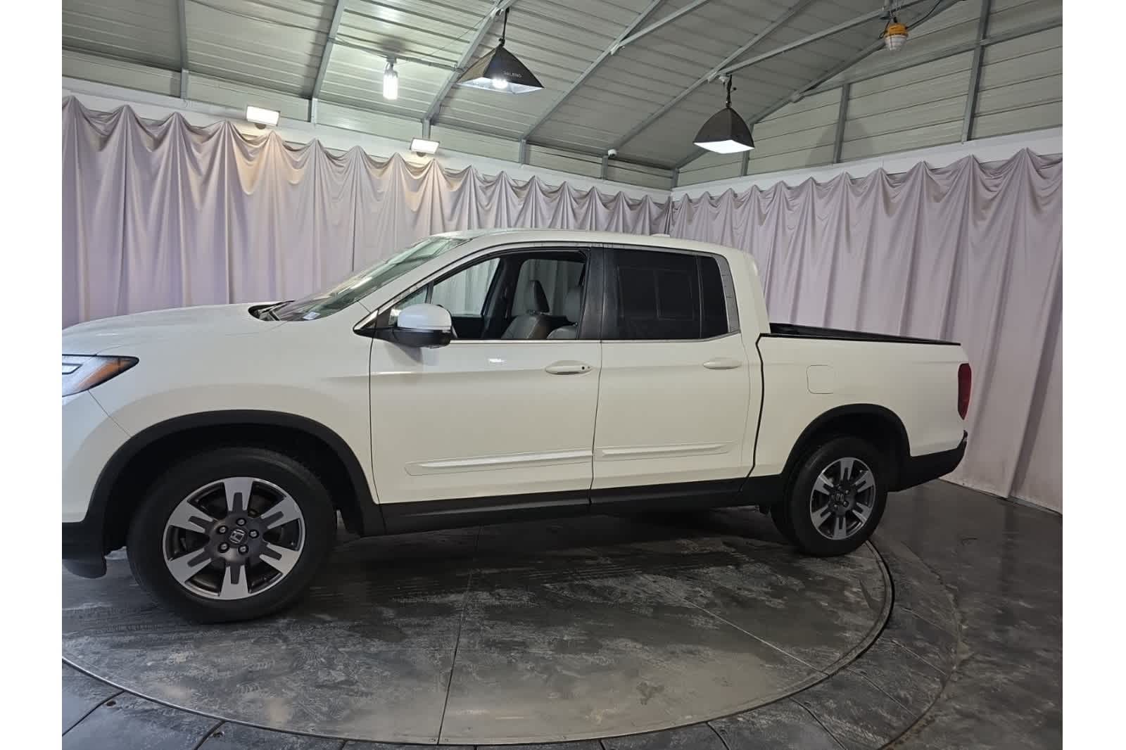 Thumbnail: 2017 Honda Ridgeline - 4