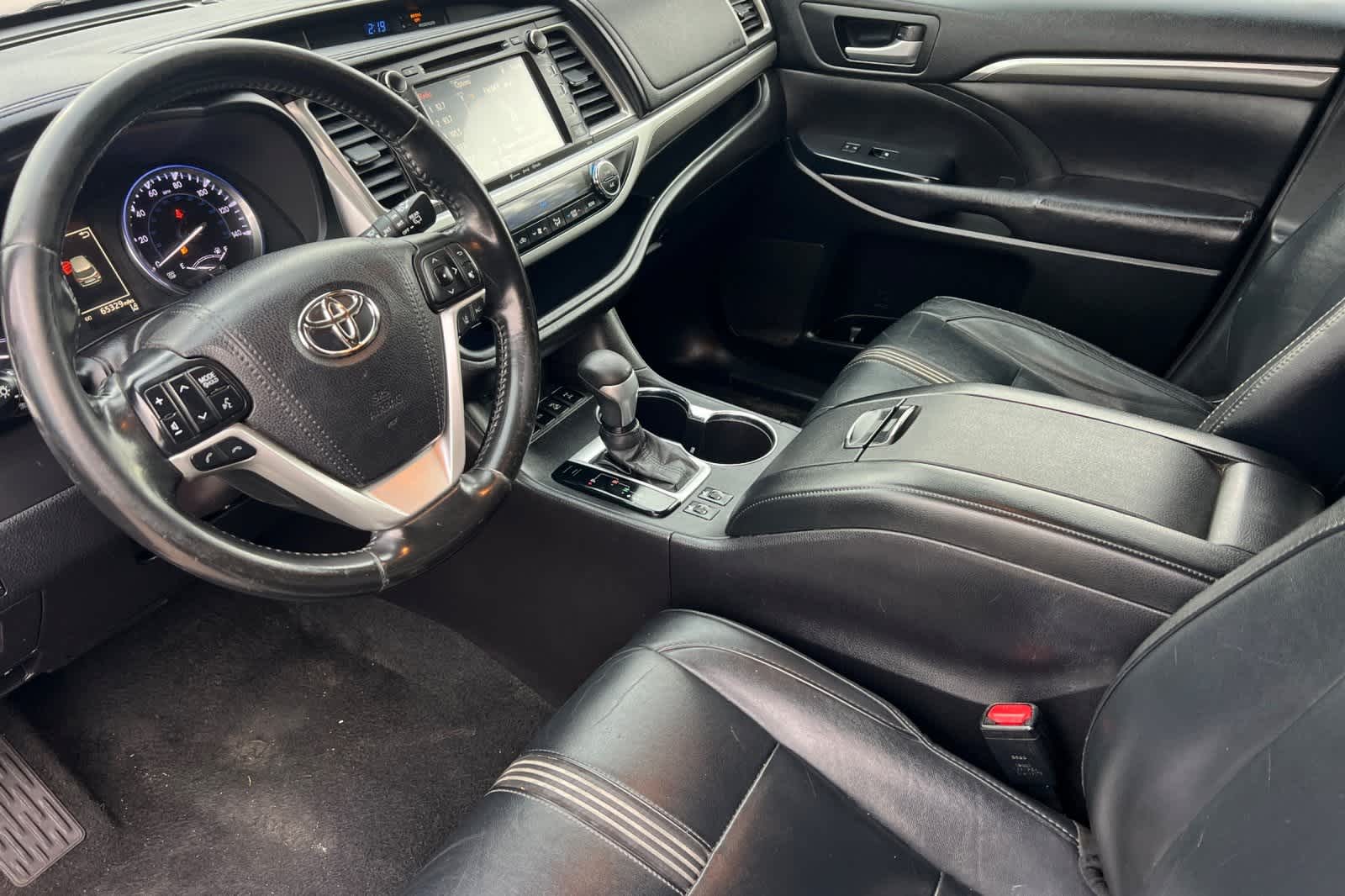 Thumbnail: 2017 Toyota Highlander - 12