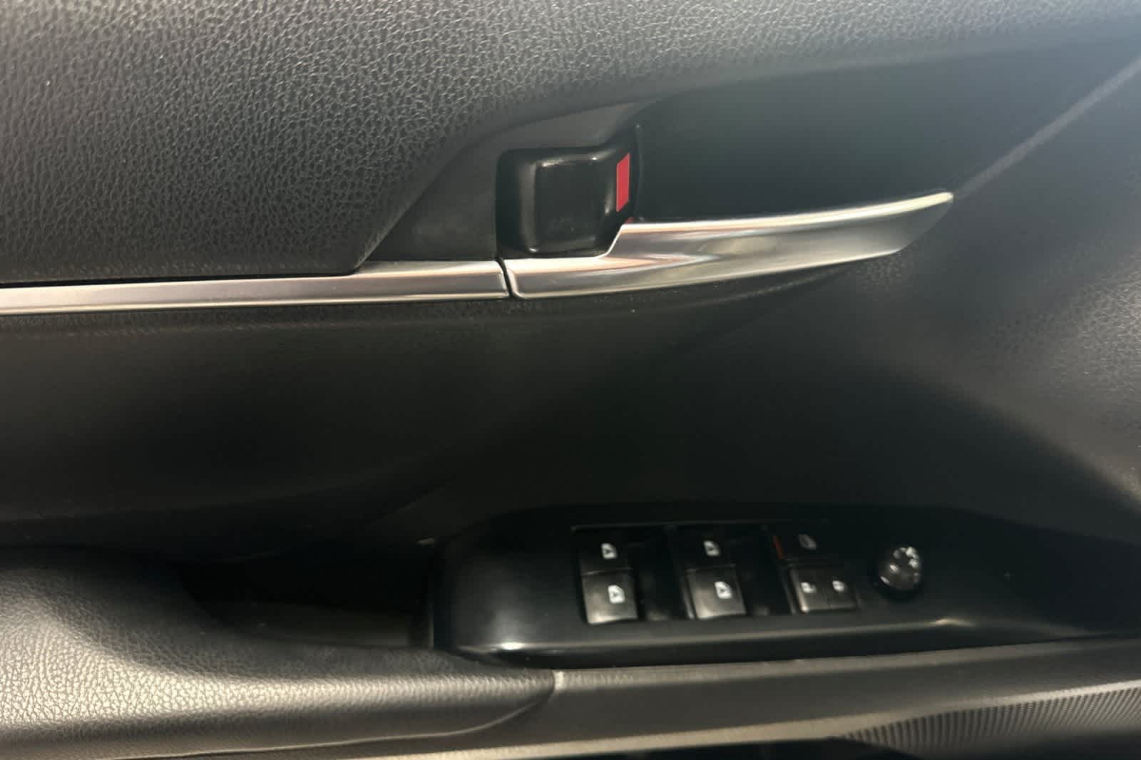 Thumbnail: 2020 Toyota Camry - 15