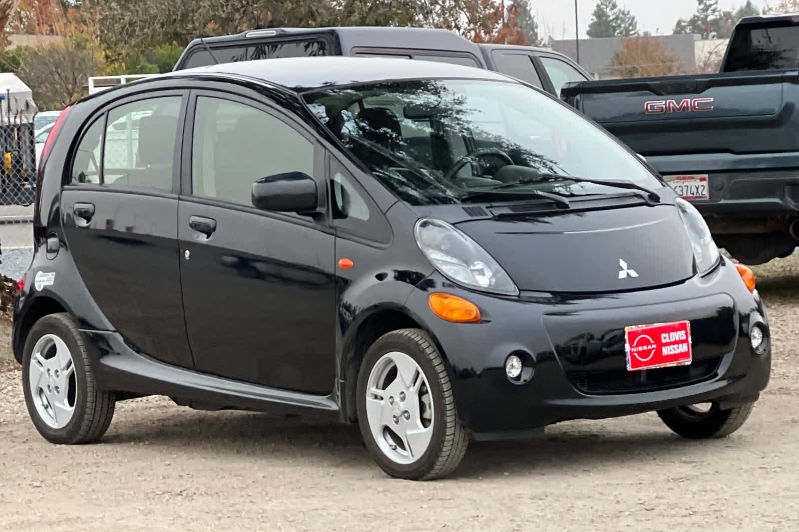 Thumbnail: 2016 Mitsubishi i-MiEV - 10