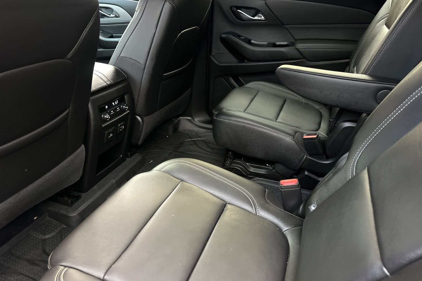 Thumbnail: 2023 Chevrolet Traverse - 5