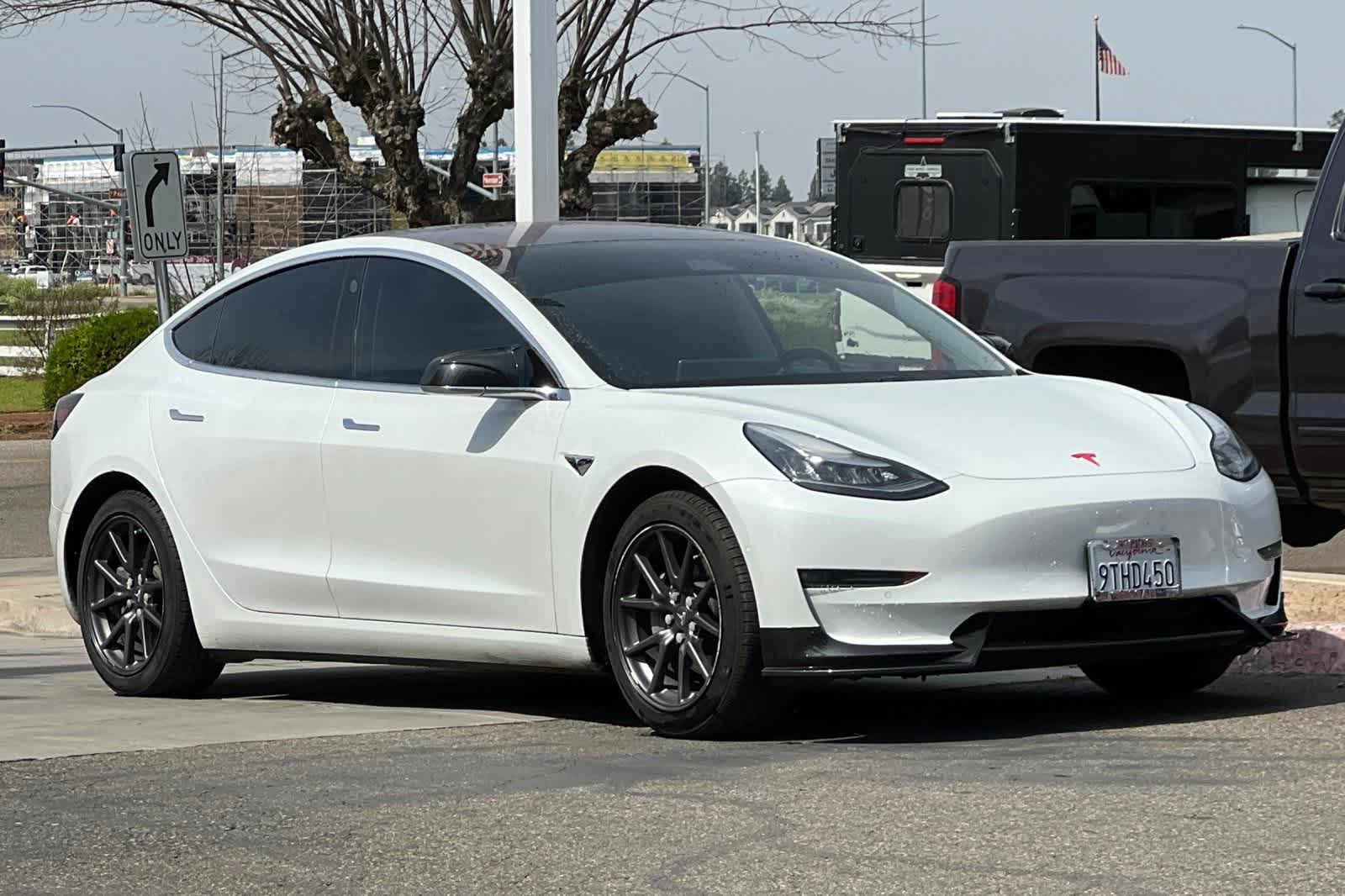 Thumbnail: 2019 Tesla Model 3 - 10