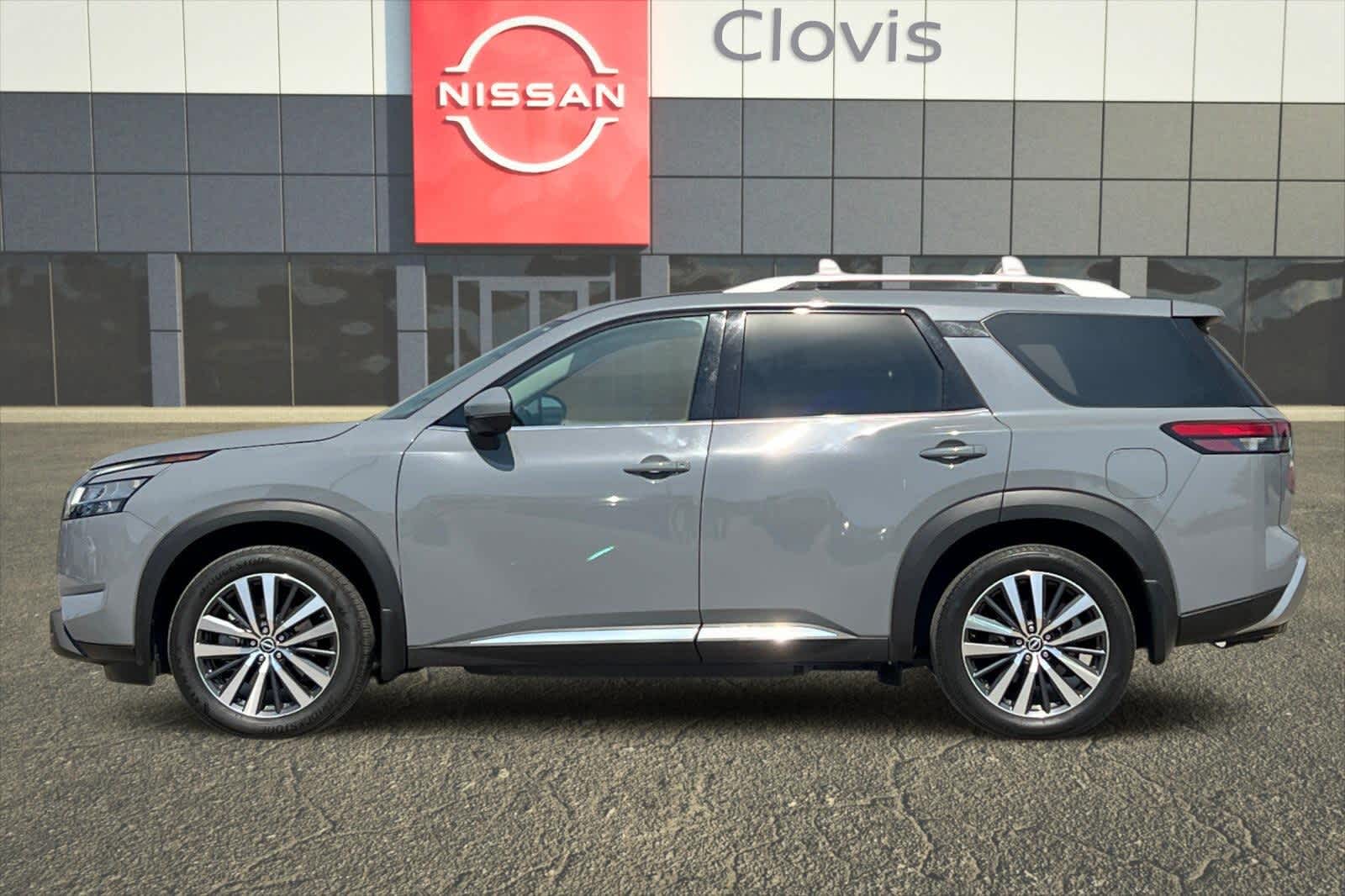 Thumbnail: 2022 Nissan Pathfinder - 6