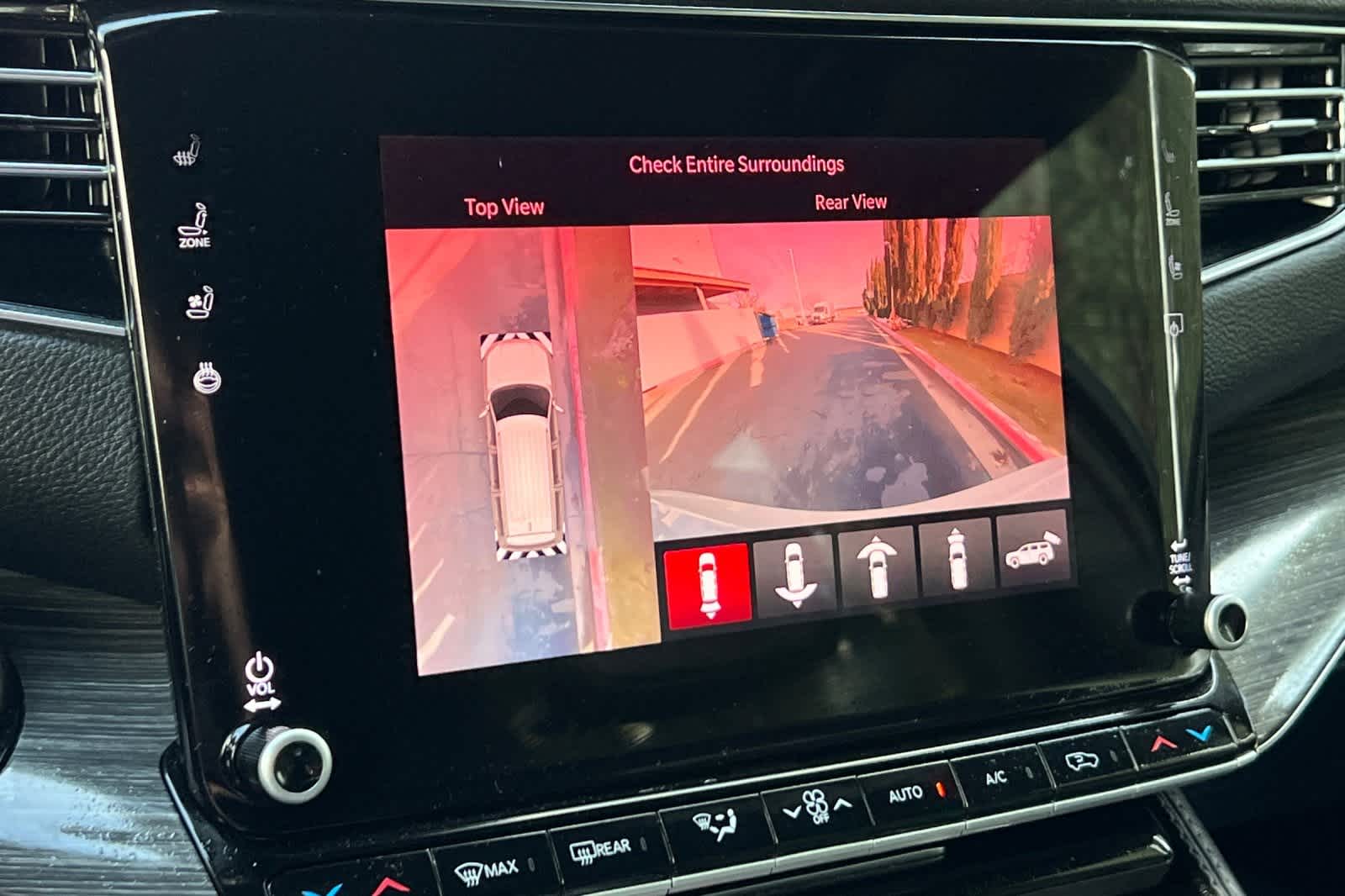 Thumbnail: 2022 Jeep Wagoneer - 26